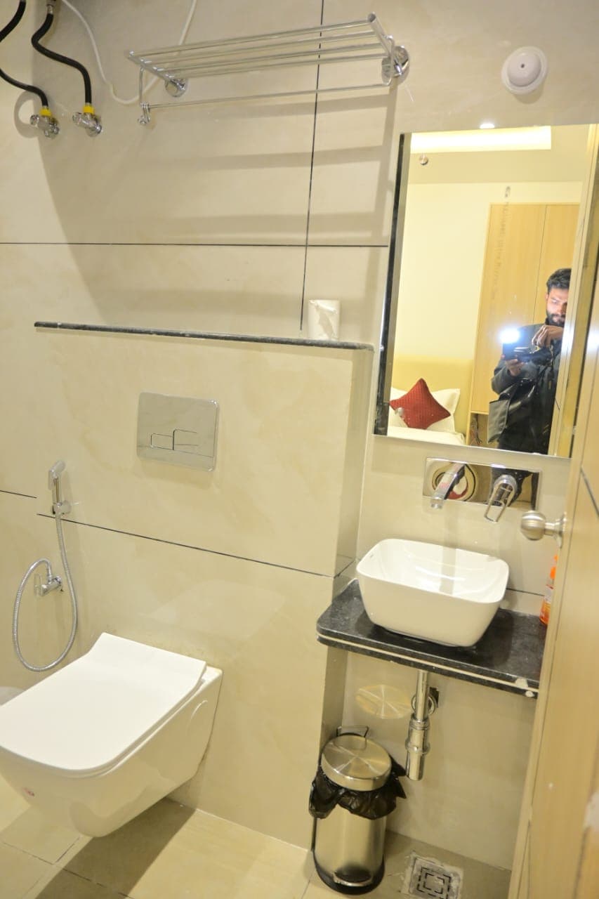 Deluxe Room — view 5