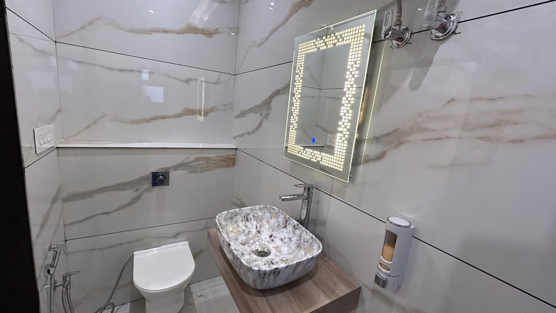 Deluxe Room — view 2